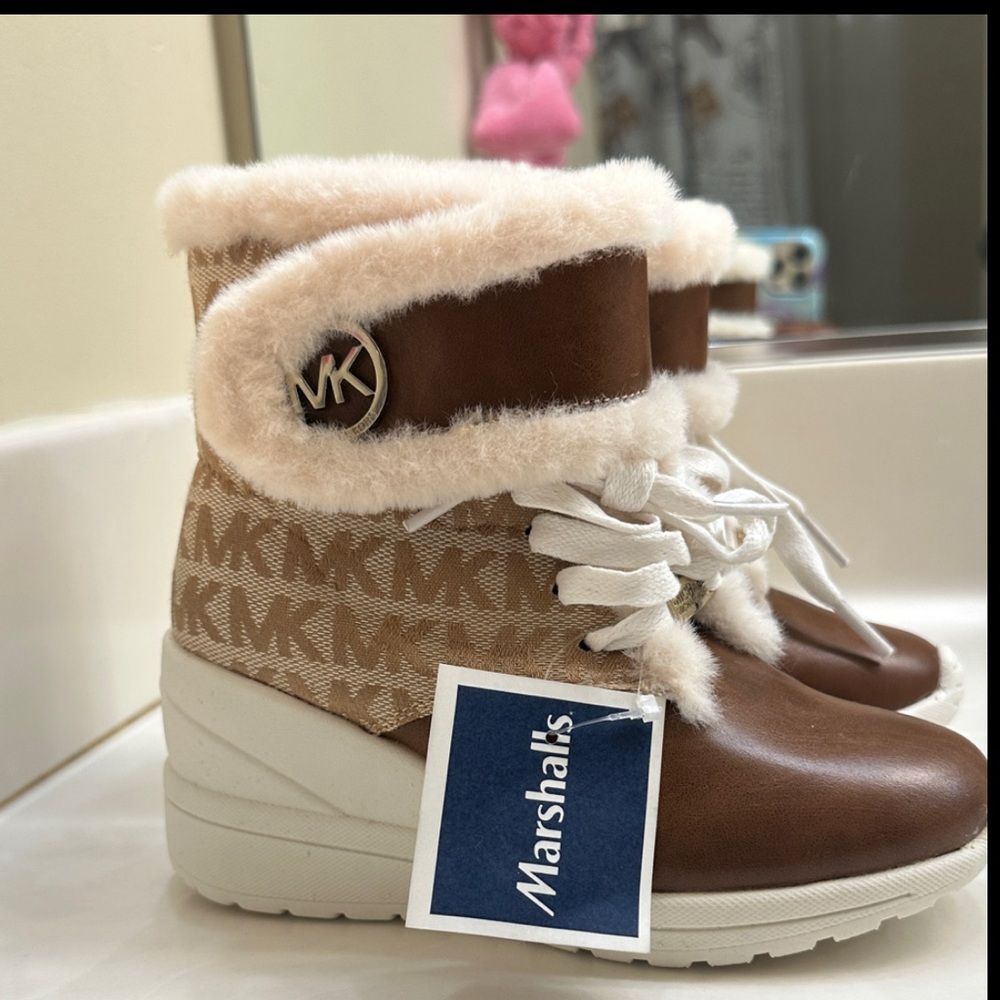 Michael Kors Tan and Cream Fur Trim Boots